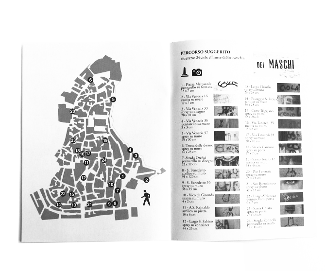 Open booklet spread with a grey city map marked with numbered locations on the left, and a list titled "PERCORSO SUGGERITO" pairing numbered addresses with small photos of street murals under the heading "DEI MASCHI" on the right.
