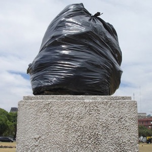 MONUMENTO A LA BASURA.